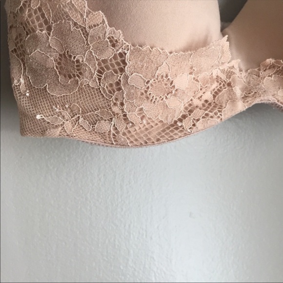 Victoria’s Secret Lace Body Lined Strapless Bra - Picture 3 of 7